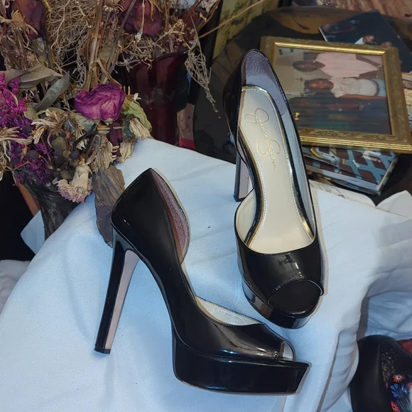 Jessica Simpson Sexy black patent leather heels - Picture 4 of 9